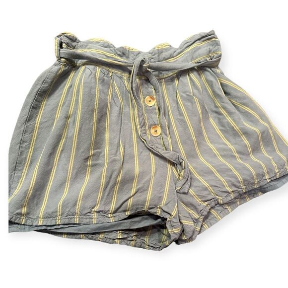 Harper Heritage Striped Balloon Shorts - Picture 1 of 5